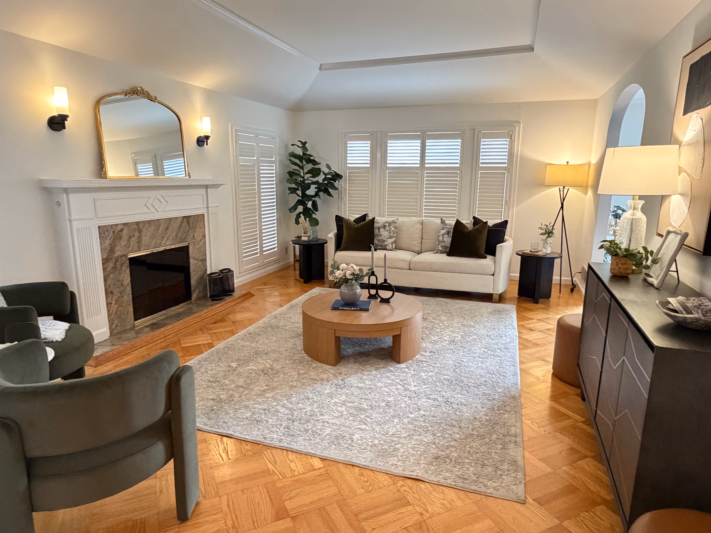 Beautiful, fully detached, move-in ready single family home just minutes away from the Sunset neighborhood.