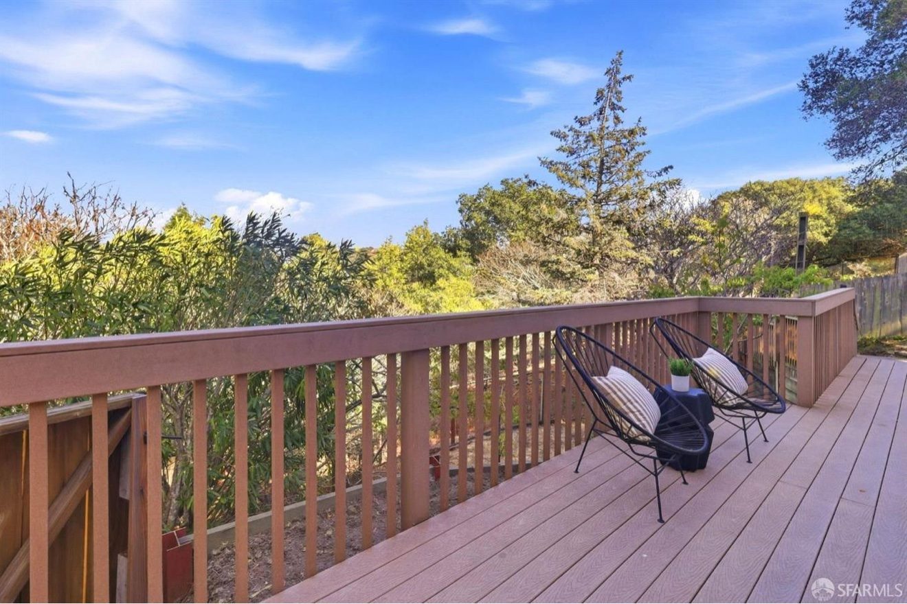 🏡 San Mateo Home Spotlight: Your Next Home Could Be Here! 👀
📍 1711 Parkwood Dr, San Mateo
🎈10/18: 2-4pm
✨ 4 beds | 2.5 baths | 2,610 sq. ft.
🌄 Canyon views, spacious decks & modern updates!
Dreaming of Peninsula living? 🏡 DM me today to schedule a private tour or get more details before you miss out!
📩 Message me "SAN MATEO" to take the next step toward your new home!
— Stacy Huang | KW Advisors
#SanMateoRealEstate #BayAreaHomes #PeninsulaRealEstate