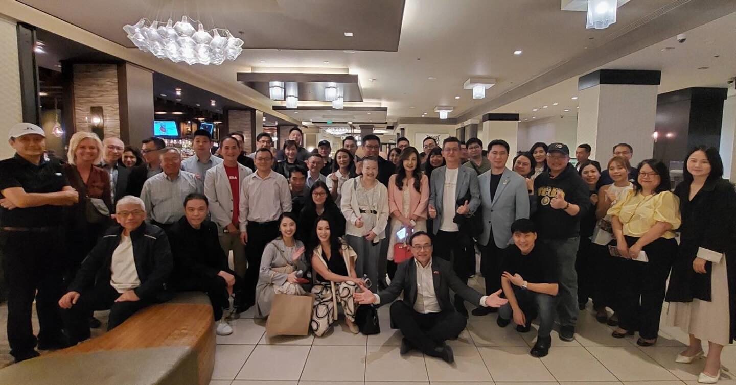 Honored to help welcome our distinguished guests from Taiwan to Arizona for the Arizona AI & Semiconductor Global Forum 🇺🇸🤝🇹🇼
Ahead of the official program, we had the privilege of gathering to welcome their arrival—an opportunity for meaningful dialogue, relationship building, and a shared vision for the future of semiconductor innovation and AI infrastructure right here in Arizona.
As global leaders, investors, and executives come together, it’s clear that Arizona continues to rise as a premier destination for international business expansion, advanced manufacturing, and next-generation technology.
Excited for what’s ahead and proud to be part of the conversations shaping tomorrow.
#arizonabusiness #ai #tsmc #AZ #phoenix
很榮幸參與歡迎來自台灣的貴賓蒞臨亞利桑那州,共同出席 Arizona AI & Semiconductor Global Forum 🇺🇸🤝🇹🇼
在正式活動開始前,我們有機會提前相聚交流,不僅加深了彼此之間的了解,也圍繞半導體創新與 AI 基礎設施的發展展開深入探討。這樣的面對面交流,為未來合作奠定了更加堅實的基礎。隨著全球企業家、投資人及產業領袖齊聚亞利桑那,可以明顯感受到,這裡正迅速崛起為國際商業拓展、先進製造以及前沿科技的重要樞紐。
很榮幸能參與推動產業發展與國際合作