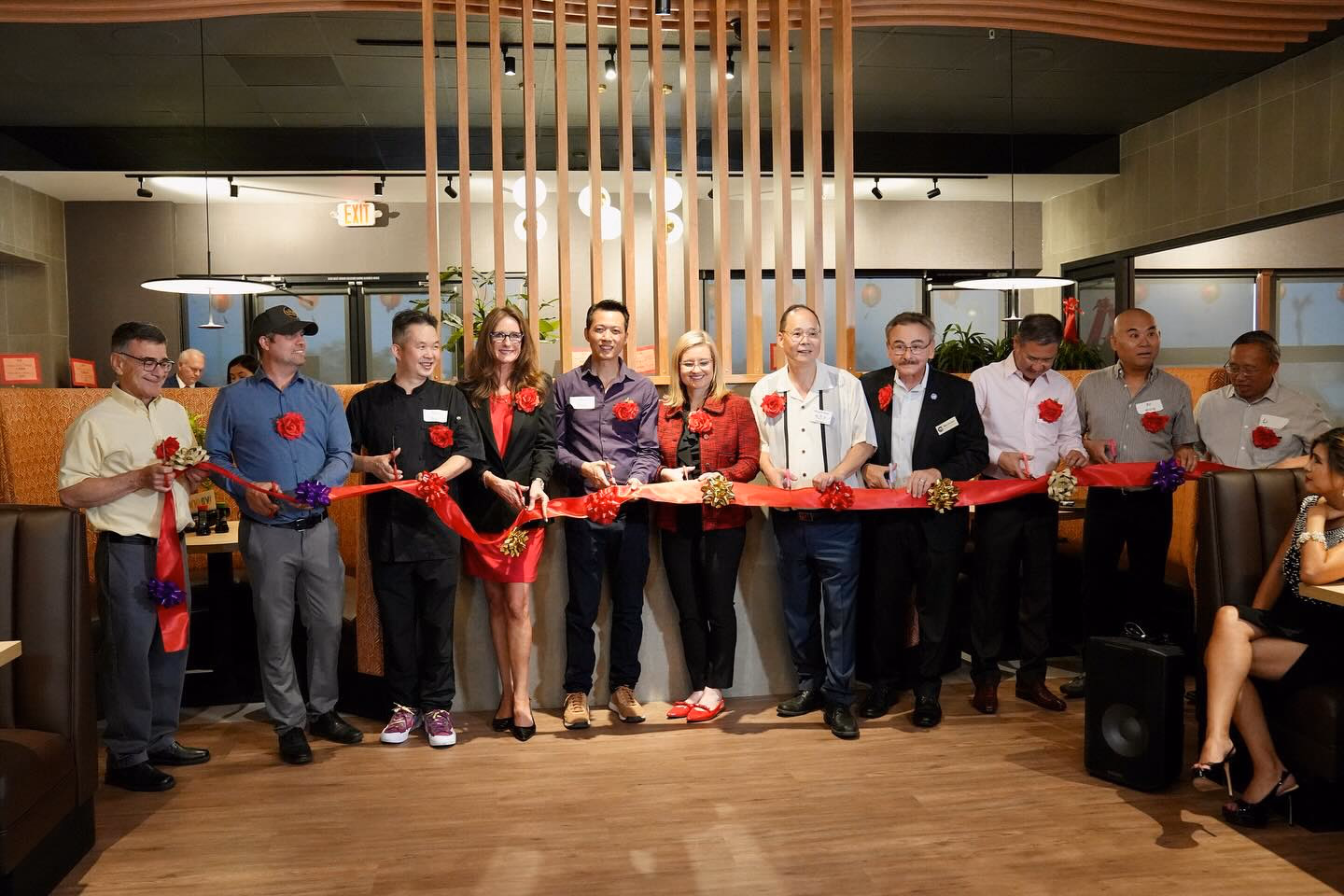 ✨ Last night, I had the great honor of serving as the MC for the Grand Opening of Yama Sushi’s fifth location.

We were joined by 182 distinguished guests, with speical guests Phoenix Mayor Kate Gallego、Phoenix Vice Mayor
Ann O'Brien、Chandler Former Vice Mayor / Current Council Matt
Orlando、Arizona State Senate President WarrenPetersen、City of Phoenix, Community and Economic Development Karla Scott、Director of Community and Economic Development Chris Mackay、Director of Planning and Development Josh Bednarek with team , Jack Roberts、Anthony Lopez Bernal、Michael Mineo，Daniel Benson、 Martin Perez、 Juan Batres、 Abby
Garcia etc, 

🎀 The ribbon-cutting ceremony, held in such a vibrant atmosphere, not only marked a new chapter for Yama Sushi in Arizona, but also highlighted how 808 Asian Plaza is gradually becoming a true Community Hub in North Phoenix. With diverse offerings in dining, shopping, and education (including Green Apple Preschool), it is bringing new energy to the Asian and Chinese community.

🌟 I am deeply grateful for the support and presence of every guest. This was not only a milestone for Yama Sushi, but also an important step forward for the growth of the North Phoenix community.

With TSMC driving industrial development and more than 200 new residents moving into Phoenix every day, the prosperity and future of this area are truly something to look forward to!

An old Chinese saying “When a noble person goes out, storms and rains often follow. “ - yesterday, our special guests braved the storm to land in AZ. And like the Phoenix that soars above, this city truly continues to rise 🐦‍🔥.

📍 Yama Sushi House Union Hills  718 E Union Hills Dr, Phoenix, AZ 85024
