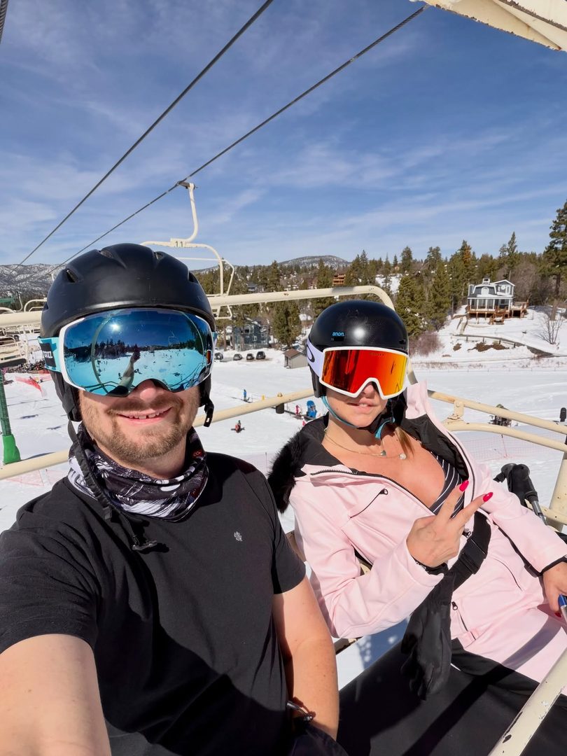 @racheldmyers did a great job today after not skiing for over a decade ⛷️ So proud of her!