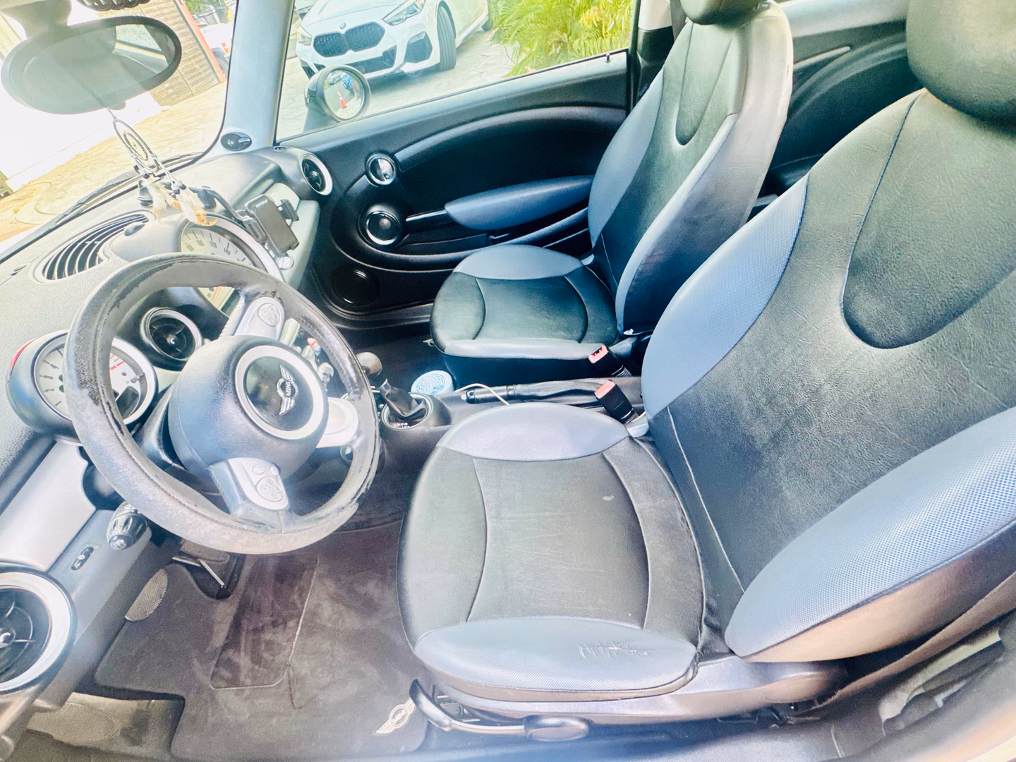 🚗✨ Bay Area car owners , check this out!
I recently had my MINI detailed by Loya’s Detailing (IG @LoyasDetailing) and I’m so happy with how it turned out! 😍
They’re mobile, so they come to you, super convenient and my MINI looks amazing! 🙌
If you’re looking for a reliable mobile detailer, definitely give them a try! ❤️