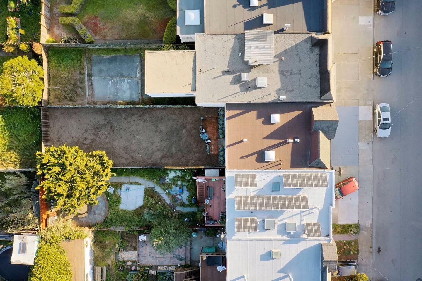 #justlisted 2058 45th Ave, an Outer Parkside charmer with 3 bedrooms and 1 bathroom just blocks to Ocean Beach! The upper level of the home features a large west-facing living room that flows into the dining area and updated kitchen. The bathroom is bright and refreshed with updated tile, a refinished tub, and skylight. The two bedrooms face east: capturing the morning sun and overlooking the backyard. On the lower level of the home is the 3rd bedroom, 2-car garage, washer and dryer, and access to the full-sized yard. This level is a prime candidate for expansion potential within the existing envelope. Completing this home are brand new hardwood floors throughout all the main living areas, fresh paint inside and out, and multiple updated fixtures. This home is ideally located near the beach, award winning schools, and the shops and restaurants along outer Taraval and outer Noriega including Gus's, Devil's Teeth Baking Co, Andytown Coffee, Underdogs Too, and White Cap! Not to be missed! #sanfrancisco #sanfranciscorealestate