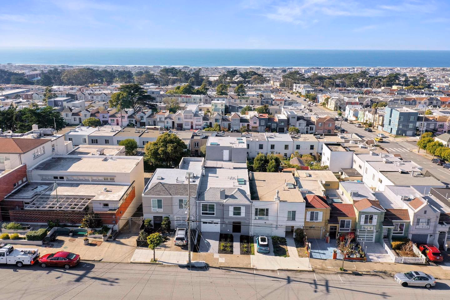 #justlisted 1923 32nd Ave is rare combination of size, views, and updates in the Sunset. 6 beds, 4 baths across nearly 3,400 sq ft with walk-out view decks from all levels, this home is ideal for growing families or multi-generational living. Welcome home!