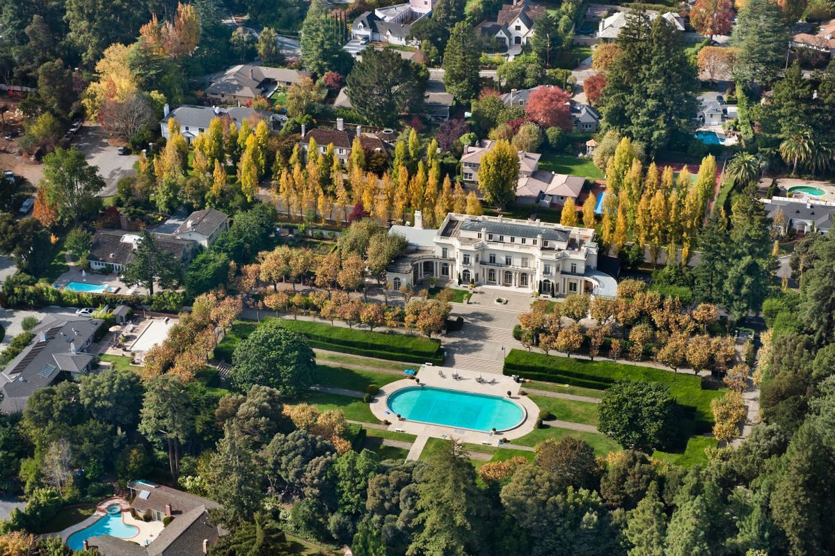 What's Driving Hillsborough's Luxury Market in 2026
