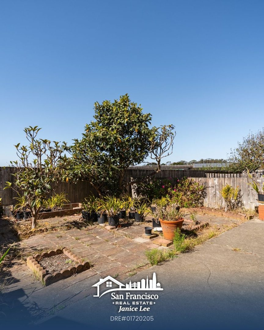 ✨ Just Listed | 486 Niantic Avenue, Daly City $875,000

3 bed · 2 bath · Daly City

Prime location, incredible potential, a home to make your own! Just one block from Daly City BART, this versatile home offers an unbeatable location paired with the freedom to personalize every space to your vision. 🏡

The upper level features two bedrooms and one bath, while the lower level adds a third bedroom and bath, creating flexibility for extended family, guests or a home office. A recently updated electrical panel, freshly cleaned carpets and a flat backyard ready for gardening or entertaining round it out. Bring your creativity and build long term value in one of the most connected neighborhoods around. 🔑

Exceptional access to San Francisco, the Peninsula and the greater Bay Area, with shopping, dining and transit just moments away.

📩 DM me for details or to schedule a showing.
📞 Call (415) 832-9151
🌐 JaniceLeeHomes.com

#REALTOR® #ListingAgent #seller #BayAreaRealEstate #DalyCity