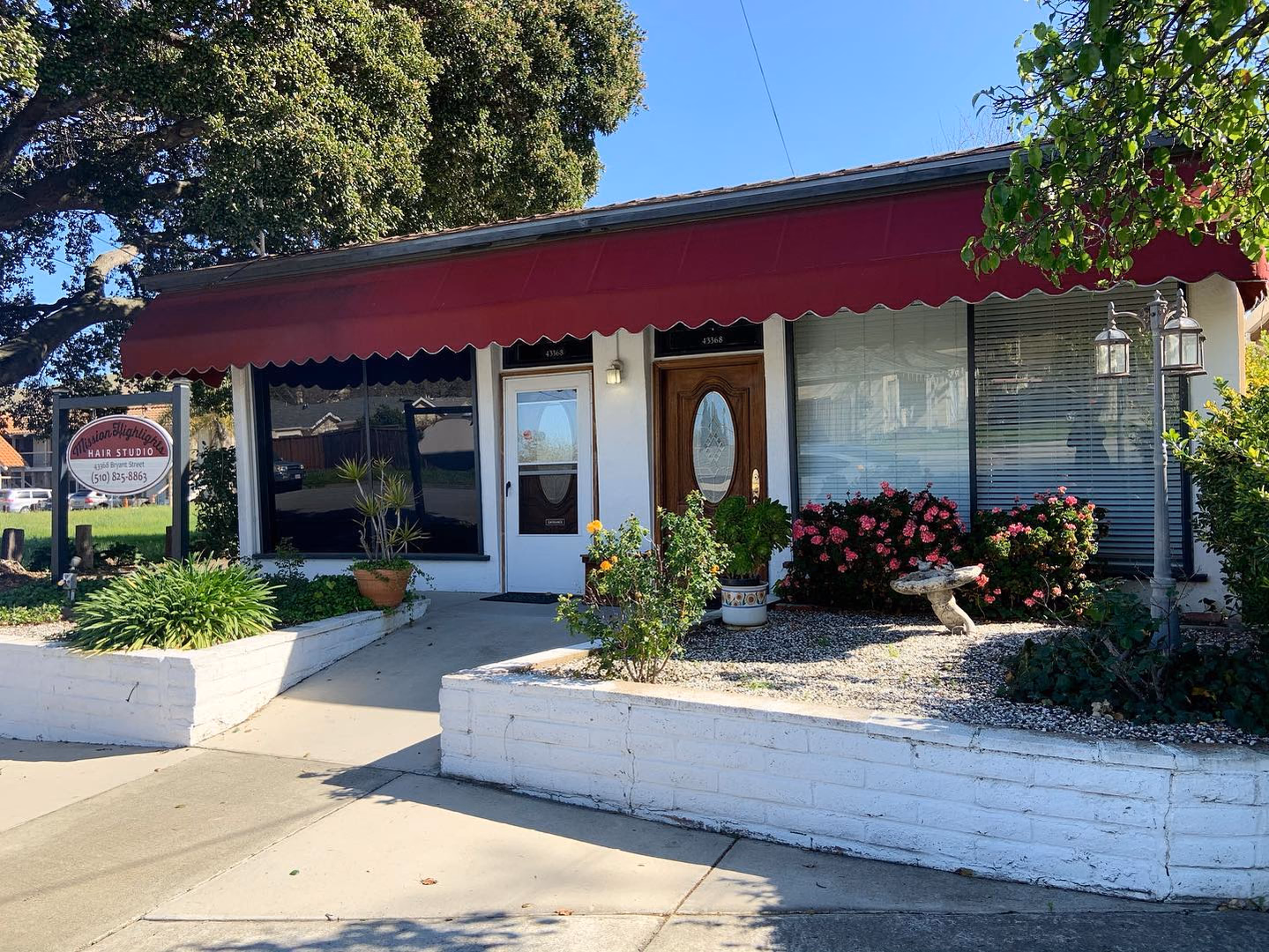 Another Just Sold! $650K repped seller. Nail & Hair Studio with an adu. 7,500sf lot with development potential. Listed during SIP and received multiple offers. This was an ALL CASH buyer who closed quickly. Up or down market deals are being done. #mixedusebuilding #retail #kwcommercial #kellerwilliams  #commercialrealestate