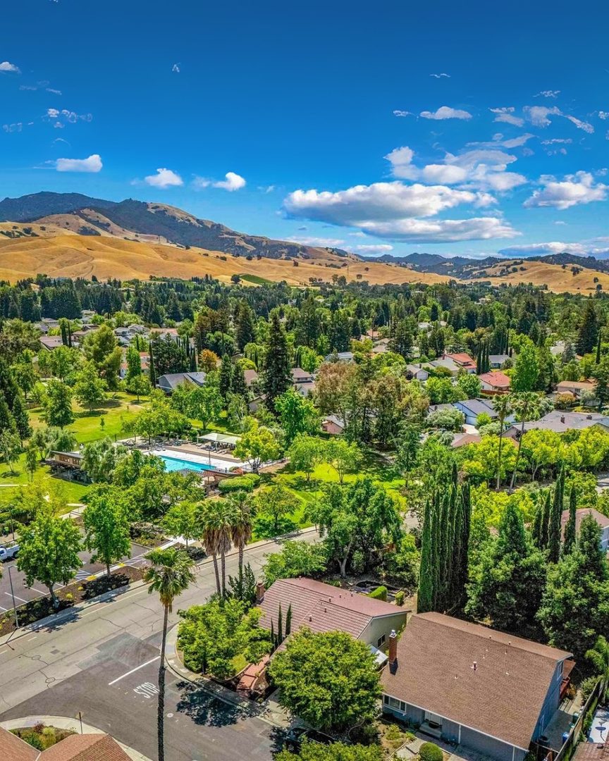 NORTHGATE SECURED UNDER $1.4M! 🤯
3445 Briertown Ct, Walnut Creek, CA 94598
1,756 SF | 4-Bed | 2-Bath | ~0.13 Acres
BUYER REPRESENTED
The deals are out there!! đź’°
We got into Northgate neighborhood in a single family home below $1.4M…and we appraised significantly overvalue! Doesn’t get any better than that!
Thrilled to help my wonderful clients secure this cute home around the corner from the beautiful Arbolado Park in the Walnut Creek Northgate neighborhood.
Located just a short walk from Northgate’s top-rated schools and the Ygnacio Canal Trail. Plus, you’re only minutes from Whole Foods, coffee shops, parks, and the Shadelands Sports Complex.
Congratulations to my clients! 🥂
Northgate Home | Walnut Creek | Mt Diablo Views | Cute Neighborhood | Neighbourhood Pool + Kids Playground | Pickleball + Tennis
Steven Potts // DRE #02215986
✉️ steven.potts@compass.com
🤙 925-444-0377
#pottsrealestate #stevenpottsrealestate #sellingwalnutcreek #Walnutcreekrealestate #irishofcompass #britsofcompass #northgatehomes
#DRE02215986 #compassbayarea