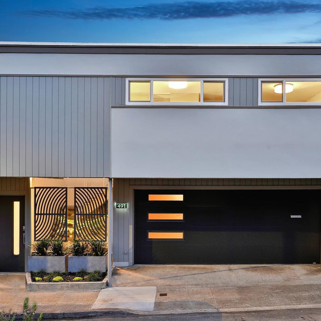 Just listed in Miraloma Park - 3 beds, 2 baths, extensively renovated with panoramic views!
.
.
. 
#justlisted #realestate #sanfrancisco #agentsofcompass #sfrealestate