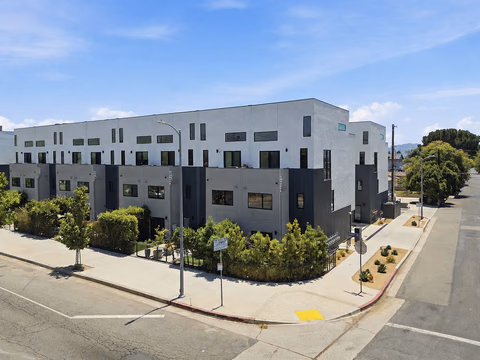 Listed and sold this SFR for my clients that made it contingent upon purchasing their next home. Sold this at full asking price of $850,000. 