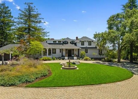 Woodside has stronger lots and privacy than most of Menlo Park and Palo Alto. More exclusive too.

The price difference stopped being the difference a long time ago.