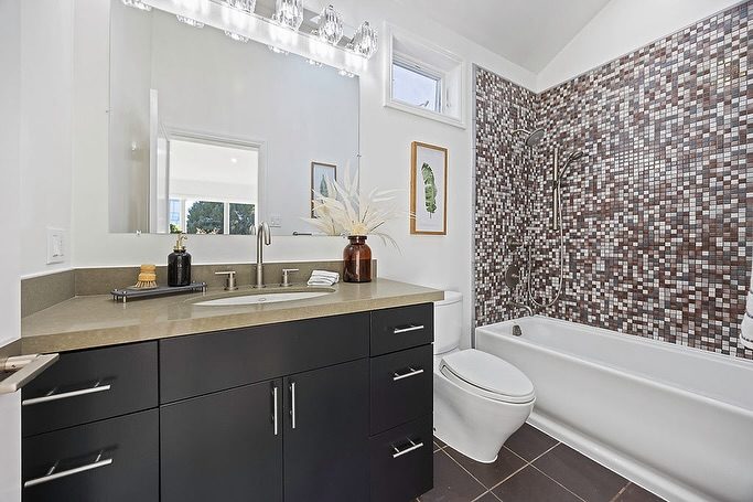 🔥🔥🔥#NewListing
136 Denslowe Drive, San Francisco
3BR 🛌 3BA 🛁｜ 2222 Sqft 
Offered at $1,875,000 

📲 Ann 650-576-2255 for more info

Listed by:
Fred Meng | DREIM DRE#01481268
Ann Chang | Sequoia Real Estate DRE#01476872

@sequoiarealestate #sanfrancisco #lakesidesf #realestate #forsale #realtorlife #openhouse #annchangrealtor #luxuryhomes