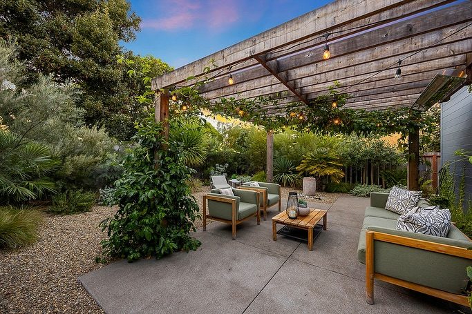 🔥🔥🔥#NewListing
136 Denslowe Drive, San Francisco
3BR 🛌 3BA 🛁｜ 2222 Sqft 
Offered at $1,875,000 

📲 Ann 650-576-2255 for more info

Listed by:
Fred Meng | DREIM DRE#01481268
Ann Chang | Sequoia Real Estate DRE#01476872

@sequoiarealestate #sanfrancisco #lakesidesf #realestate #forsale #realtorlife #openhouse #annchangrealtor #luxuryhomes